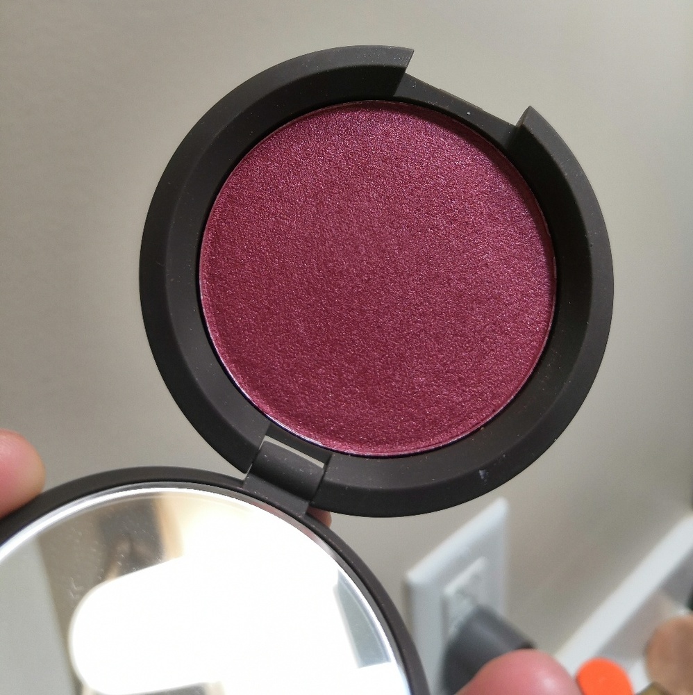 Becca luminous blush dahlia